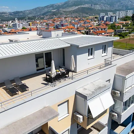 Rose Penthouse