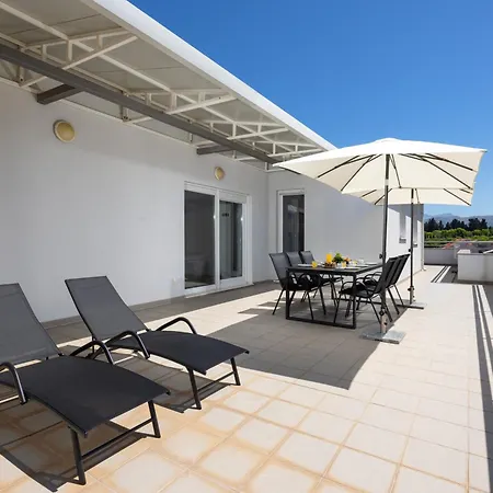 Daire Rose Penthouse Split